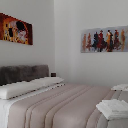 Casa Lucia Apartment Bari Bagian luar foto