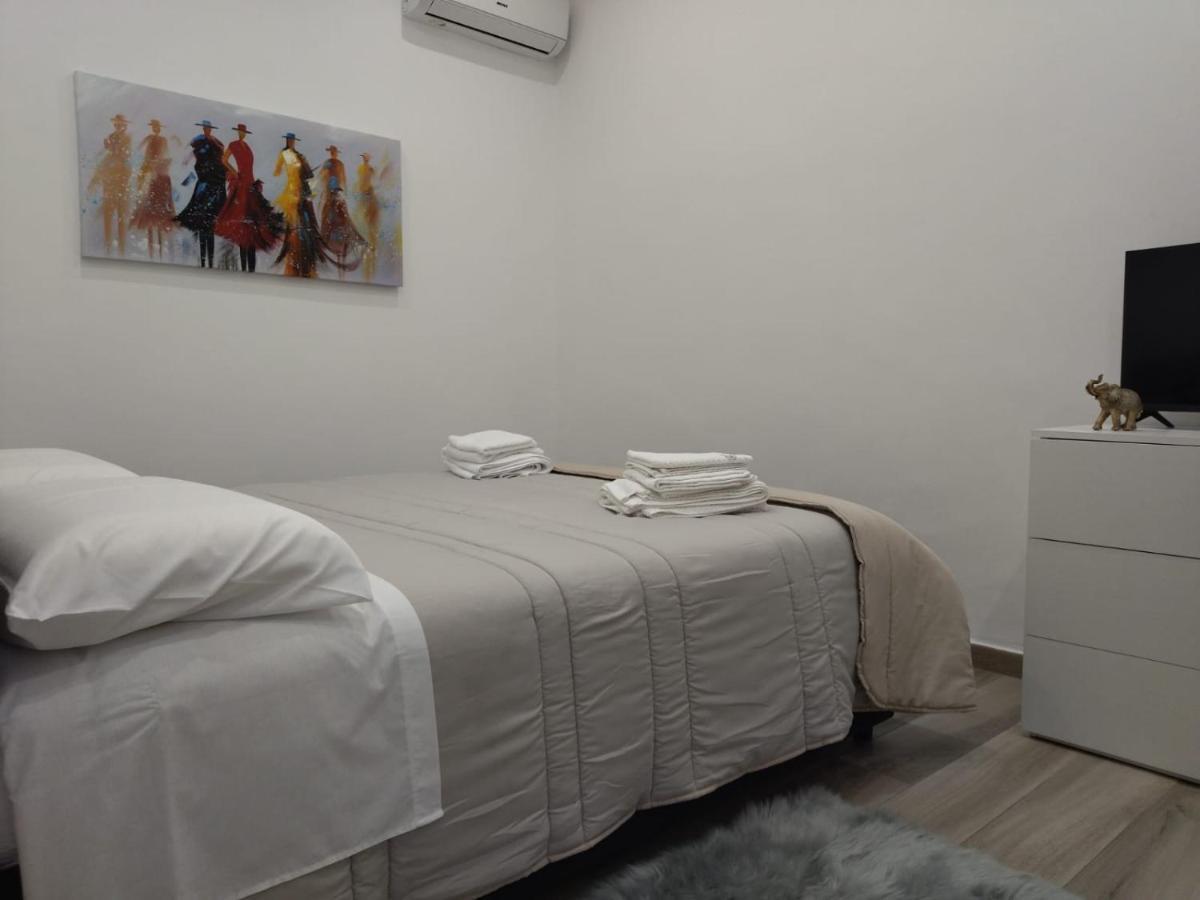 Casa Lucia Apartment Bari Bagian luar foto