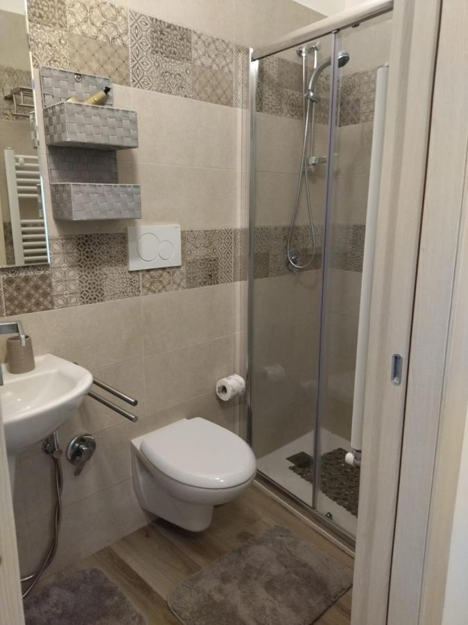 Casa Lucia Apartment Bari Bagian luar foto