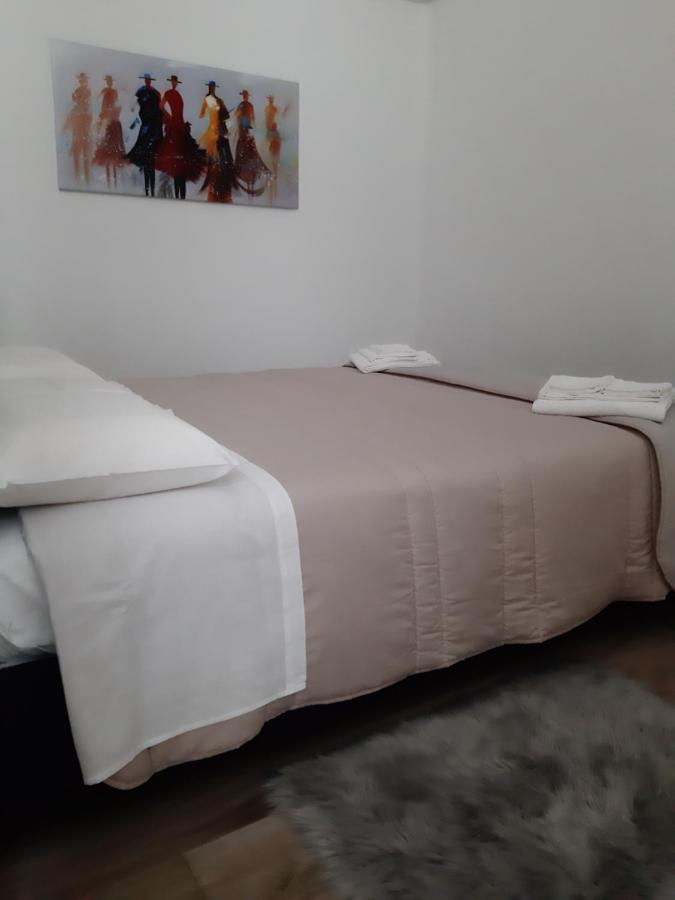 Casa Lucia Apartment Bari Bagian luar foto