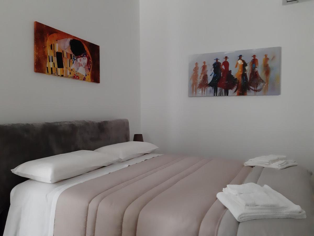 Casa Lucia Apartment Bari Bagian luar foto